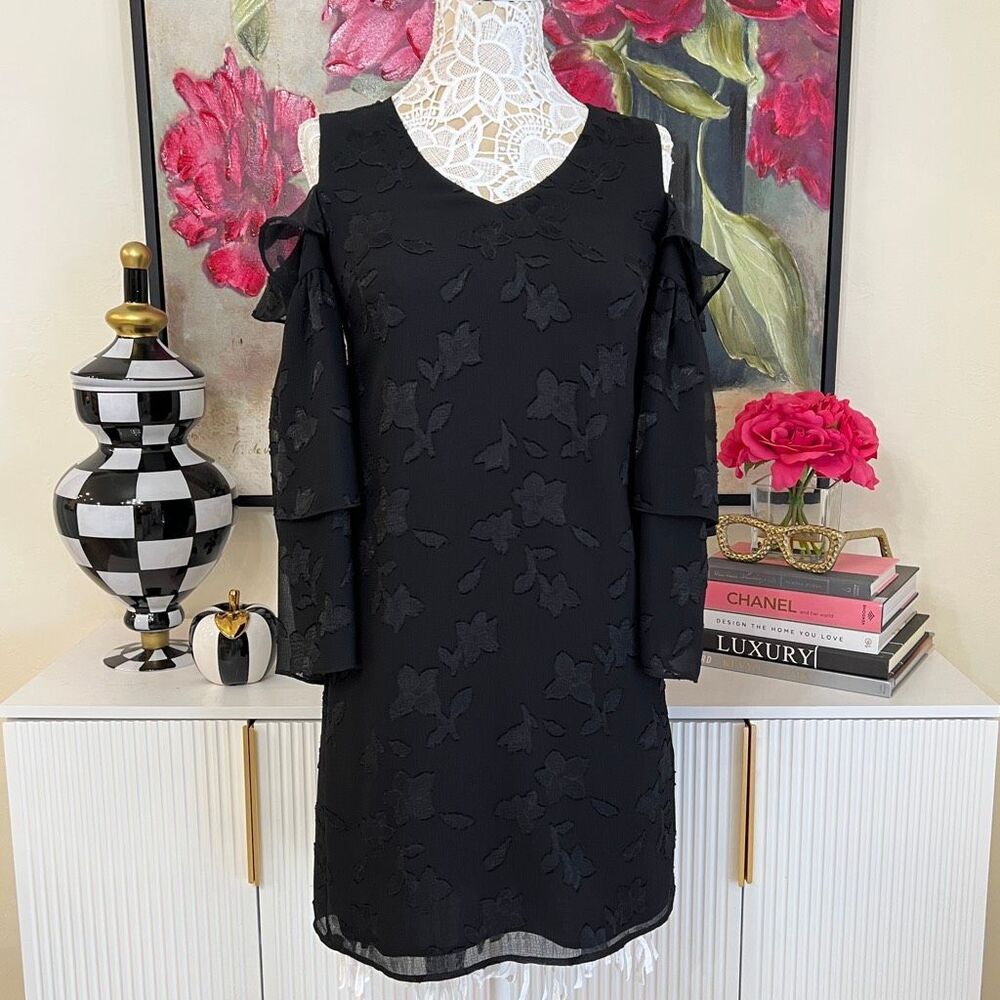 CeCe Women's Burnout Tiered Bell Sleeves Cold Shoulder Shift Dress Black Size 0